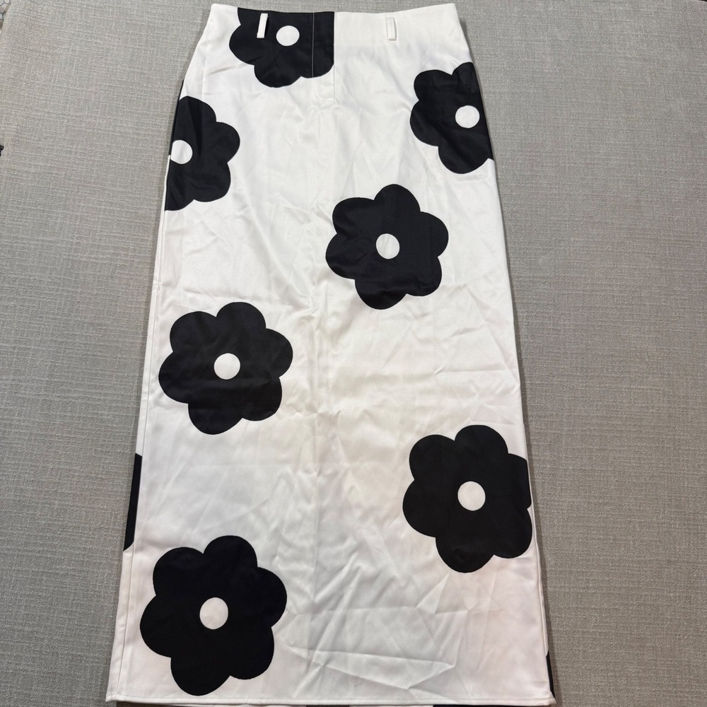 Floral Satin Maxi Skirt Large Black White Daisy Print High Waist Slit Long Skirt